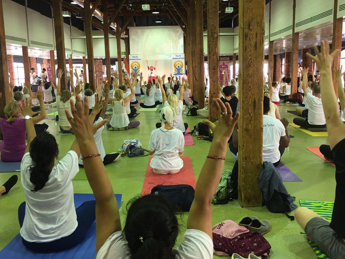 EvaAff's tweet image. International Day of Yoga (IDY) celebrations 2019 in Helsinki,Wanha Satama  THANK YOU #MPsssiren      #ayush #embassyofindia #artofliving