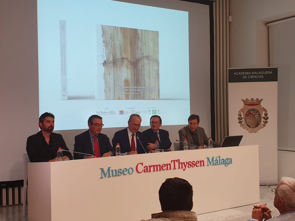 thyssenmalaga's tweet photo. Esta tarde en el auditorio del Museo se ha presentado el libro 'La recuperación del Caminito del Rey', del arquitecto Luis Machuca, organizado por @AcademiaAgp https://t.co/FIyoNA4YTh