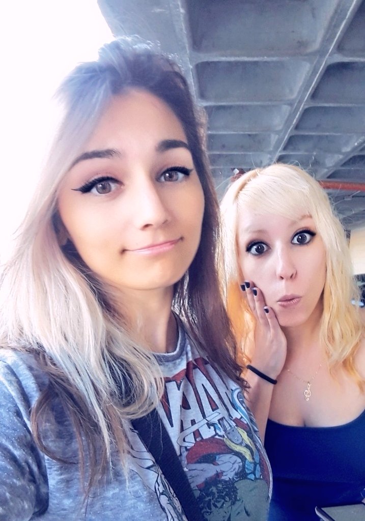 PetruskaWTF's tweet photo. En un rato (30 min aprox) abrimos stream con @Samysam16 en Just Chatting! 

https://t.co/ve4vflEoNU https://t.co/oFneHrddFD