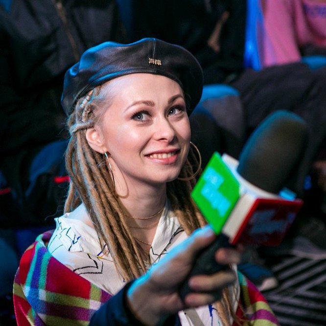 ptonemusic's tweet photo. Артисты нашего лейбла участвуют в самых интересных шоу. На фото - Ира PSP на съёмках программы «Голос Улиц» на телеканале «Пятница».
#ptonemusic #ptone #music #label #ИраPSP #irapsp #студиязвукозаписи #записатьпесню #ЖивойЗвук #вокал #запишипесню #рэп #rap https://t.co/FP2NxcP4P5