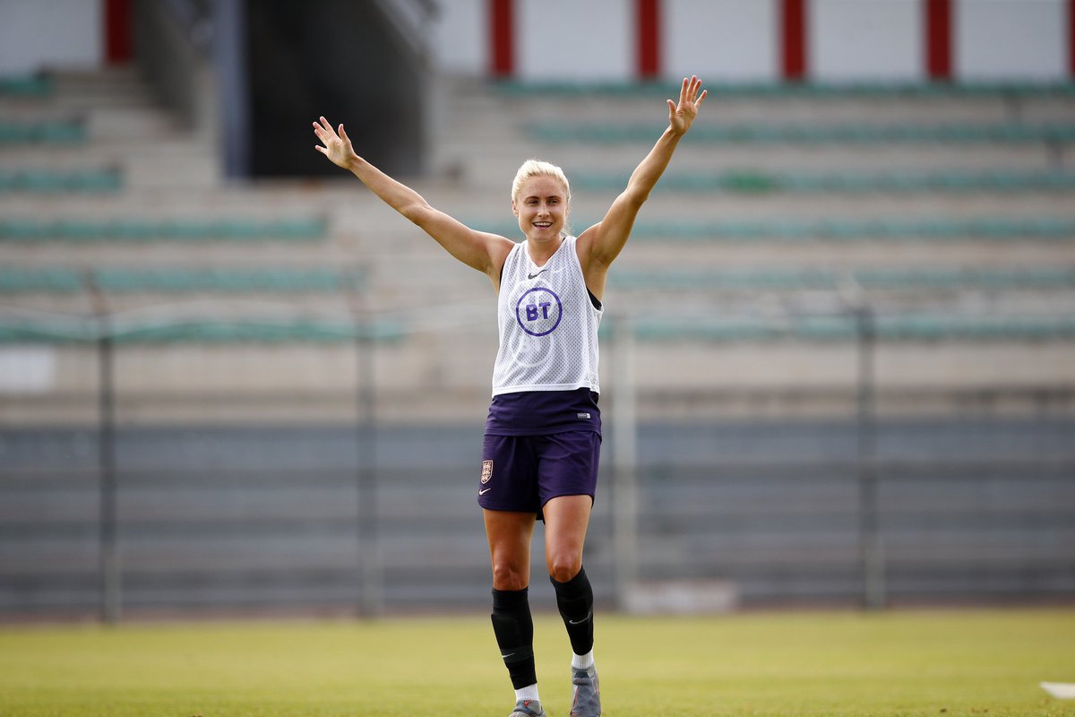 Lionesses's tweet photo. Put your hands up if you're ready for match day....😏

#Lionesses https://t.co/2VQoKhZACD