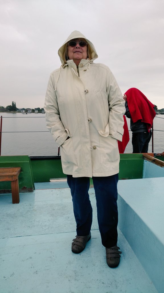 PantoCME's tweet photo. #30DaysWild @EssexWildlife @30DaysWild Day 18 wedding anniversary, to celebrate lunch #topsailcharters Hydrogen. Weather not too kind but saw gulls, terns and oyster catchers plus cheeky starling on land drinking/bathing in dog bowl. Fellow passenger found some insects at sea https://t.co/7pp0PMdCTi