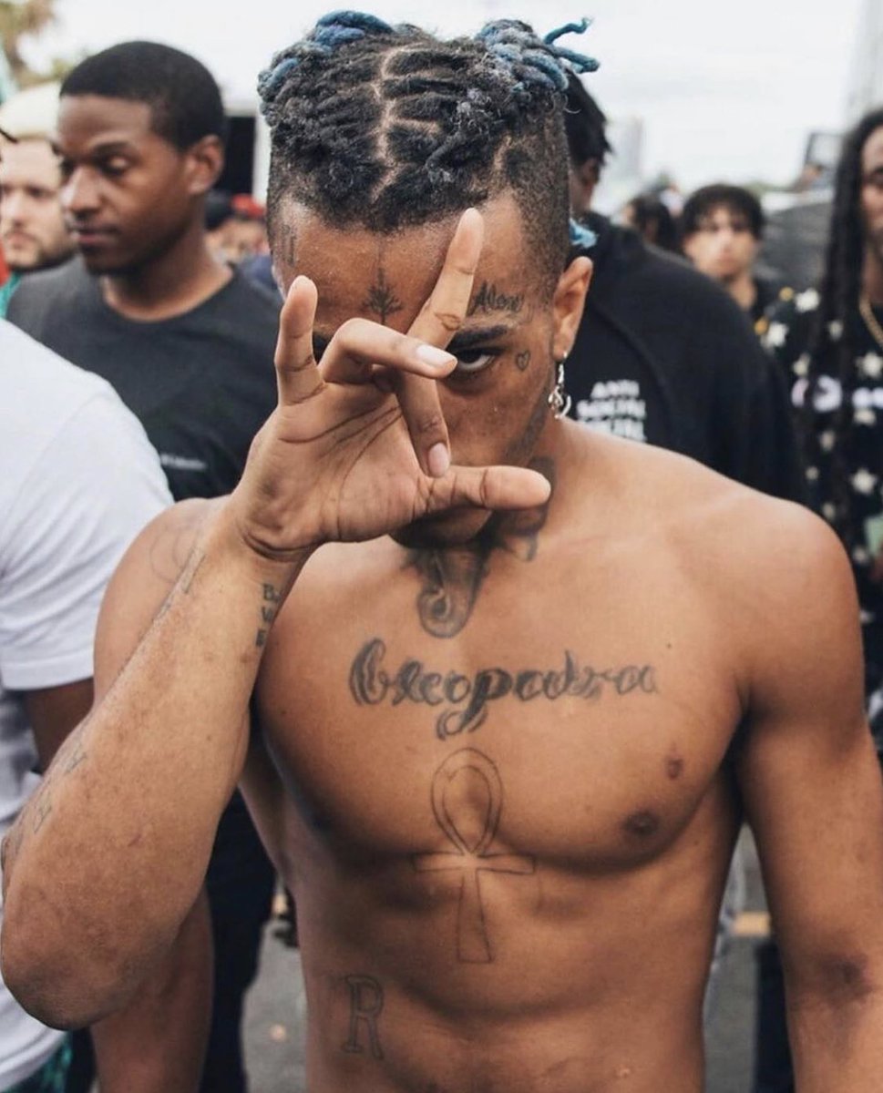 lovingeilish's tweet photo. 6/18/18 🖤 rip young king https://t.co/CozqWN675N