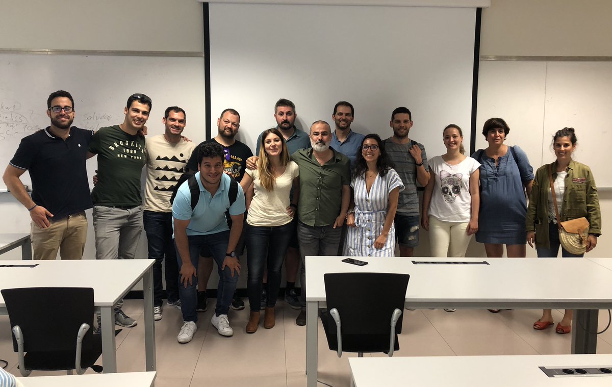 Foto de fenómenos 🙌🏻.  SEOs Donostiarras (y uno de Bilbao 🙃). ¡Gracias por la charla <a href="/RuizMKT/">Joseba Ruiz</a>! #SEOGunea