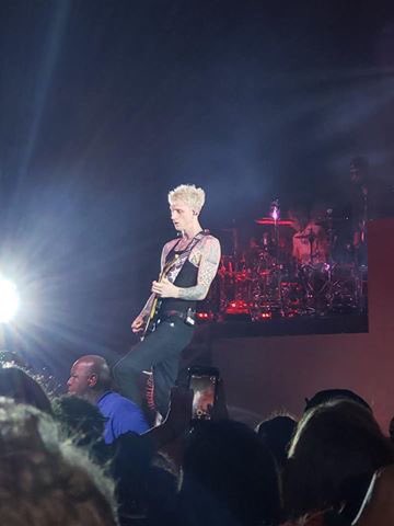 CaitlinCress's tweet photo. @machinegunkelly  first time seeing him in concert, WONT BE THE LAST! https://t.co/DLes9H3qus