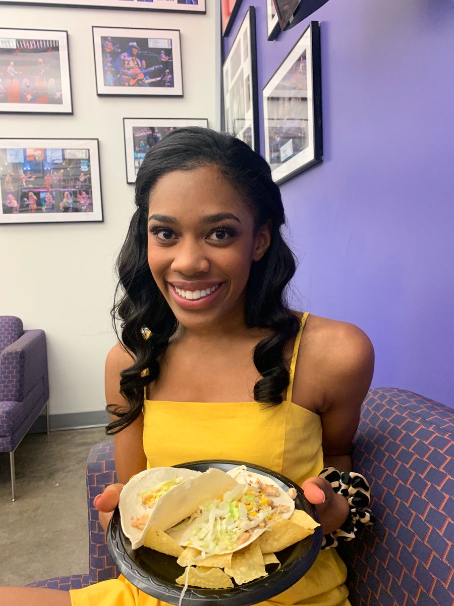 misspvoteen's tweet photo. Lunch time on day 1 of @missazorg state week and we are enjoying @MacayosMex 🌮 Thank you for sponsoring this tasty meal!!
#MacayosAhwatukee #SponsorLove #Tacos #MissPVOT #MissAZ2019 #MissAZOT #LIMITLESS #WhoWillSheBe #LetsGoChlo #ChlofortheCrown #TeamChloé https://t.co/gVxoh1qnfX