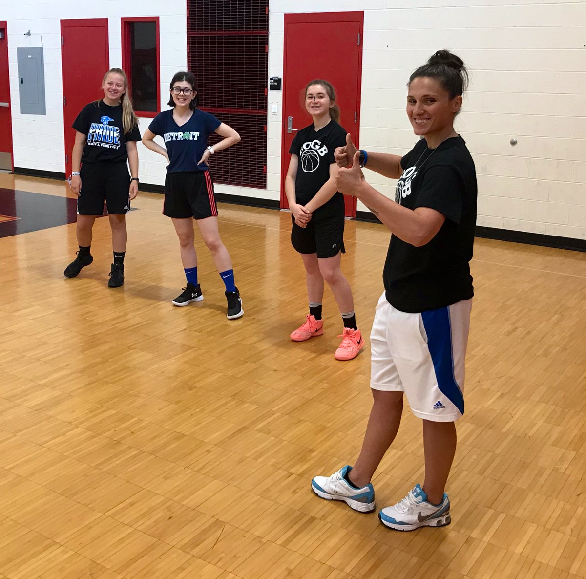 ROGBasketball's tweet photo. Loved the energy brought by our campers, coaches and counselors for Day 2 of camp. #camp14 #rogb #hustle @MrsMichels209 @CoachEHayworth https://t.co/QxQCTq6r69