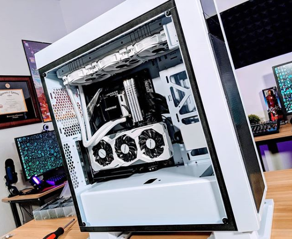 AorusOfficial's tweet photo. 📣 THREE #Giveaways?! 📣
a stellar &amp; clean PC build featuring AORUS &amp; @enermaxglobal built by @sciencestudioyt 😲 😮 😎 
.
🎞️ watch &amp; enter 👉  https://t.co/1PwYpWEM6C
.
.
#aorus #aorusgaming #pcbuild #gaming #giveawayalert #contest #gamingpc #pcgaming https://t.co/XjlkIng5u7