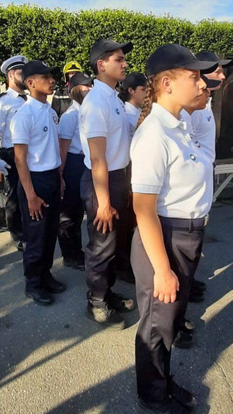 [#18juin] 🇨🇵 Le <a href="/Prefet95/">Préfet du Val-d'Oise</a> Amaury de Saint-Quentin commémore les 79 ans de l'appel du 18 juin du général de Gaulle à <a href="/villetaverny/">Ville de Taverny</a>, en présence des élus et des jeunes volontaires du #SNU #ValdOise. Défense et mémoire sont au programme départemental du #ServiceNationalUniversel. 🇨🇵