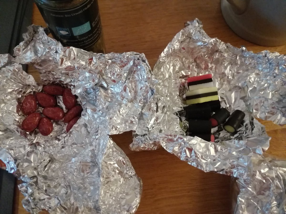 purplegreen183's tweet photo. #SweetUp beim #TweetupKN aus Island von der @kischtrine https://t.co/QFdeXkX9e7