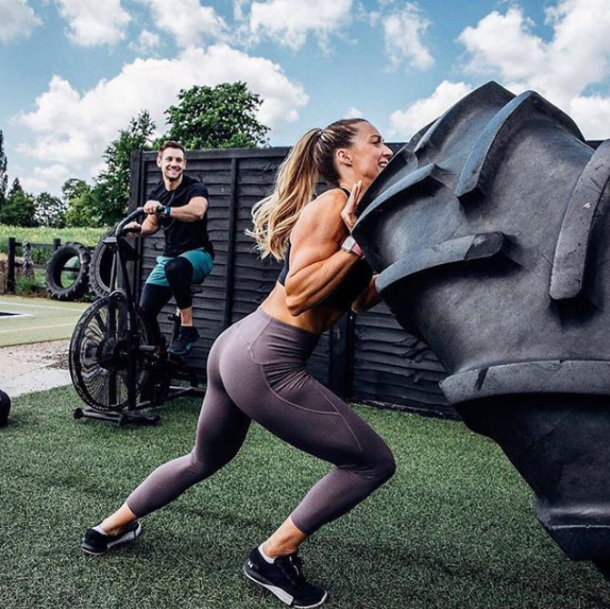 MeteorShopping's tweet photo. No excuses with @KirstyHendey and @alexcrockford π₯ wearing @UnderArmourUK RUSH from @SportsDirectUK πͺ πͺ
#UARUSH #findyouronepercent #tyreflips #stronggirls #crossfitgirls #outdoortraining #fitnessjourney #underarmour #fitnessgoals #nolimits #noexcuses https://t.co/cTwhaiLLTO