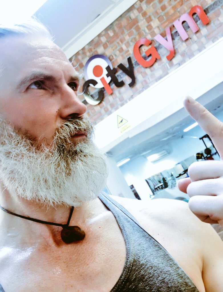 joncampling's tweet photo. Great sesh at @CityGymExpress1 today π
1st a fab #chestworkout with my Personal Trainer @mr_shredds
πͺ
Then a LIVE 5k run on Insta.
11kph a 2.0 incline + lots & lota of talking lol
Xx
#sweating #Actor #fitness #silverfox #fitat50 #longhair #kingregis #buffregis #runwithregis https://t.co/duoDtTSCgt