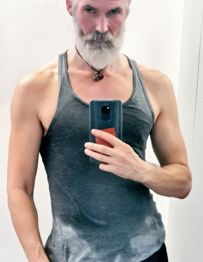 joncampling's tweet photo. Great sesh at @CityGymExpress1 today π
1st a fab #chestworkout with my Personal Trainer @mr_shredds
πͺ
Then a LIVE 5k run on Insta.
11kph a 2.0 incline + lots & lota of talking lol
Xx
#sweating #Actor #fitness #silverfox #fitat50 #longhair #kingregis #buffregis #runwithregis https://t.co/duoDtTSCgt