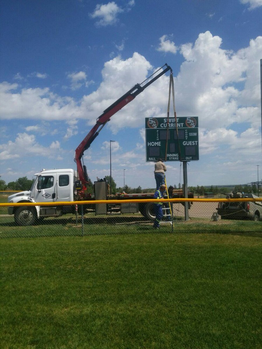 Thanks to Baden Gates and Bacoda Crane for putting up new scoreclock on Kiwanis Field, <a href="/City_SC/">Swift Current</a> and Melhoff Electric for electrical work, <a href="/dwwall7/">Wallace Construction</a> for the beams and installation, and Wheatland Machine Shop for the welding. We appreciate our awesome community partners!