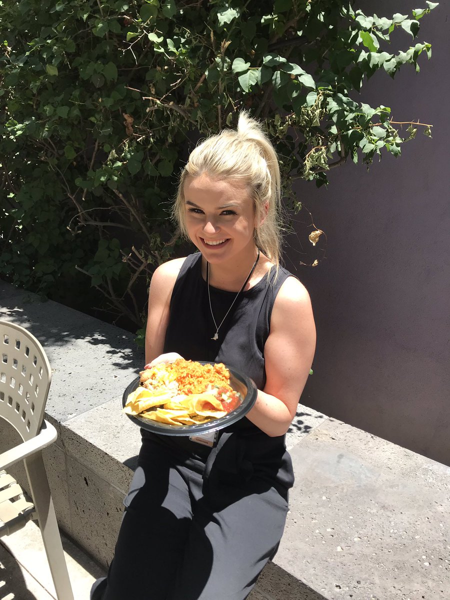 MissGilbertAz's tweet photo. Thank you so much to our amAZing lunch sponsor @MacayosMex for our yummy lunch today. Such a great midday pick me up😍
#missarizona #missaz2019 #macayosahwatukee #limitless #theresheserves #maosisters #countdowntothecrown #whowillshebe #missgilbert2019 https://t.co/AXXtGIHTyO