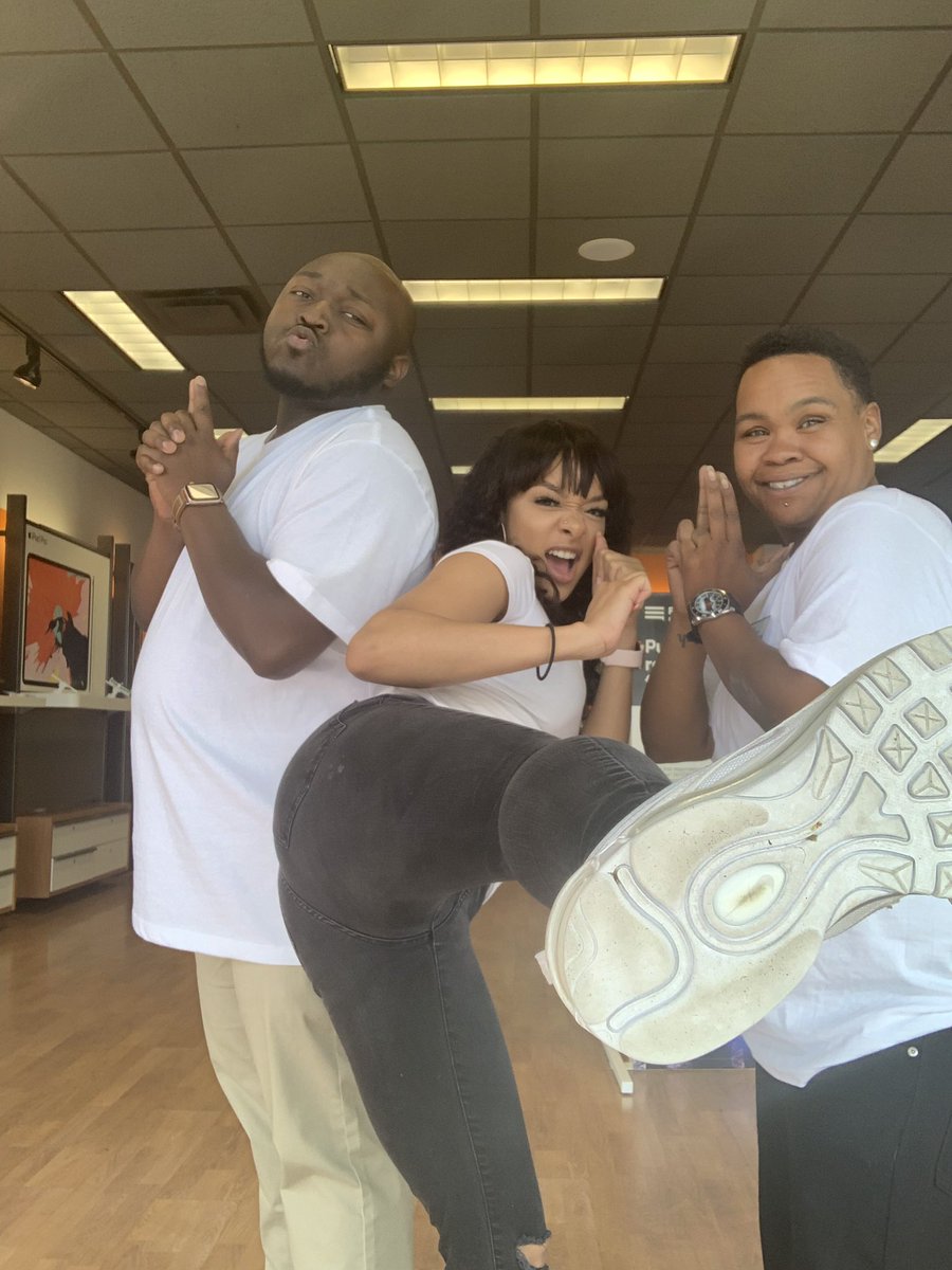 KTtheGOAT_'s tweet photo. Live @ Pyramid Village !!! #TheVillage #SpiritWeek #TwinDay #ButWeTriplets #Prime https://t.co/AnJXyzQvJo