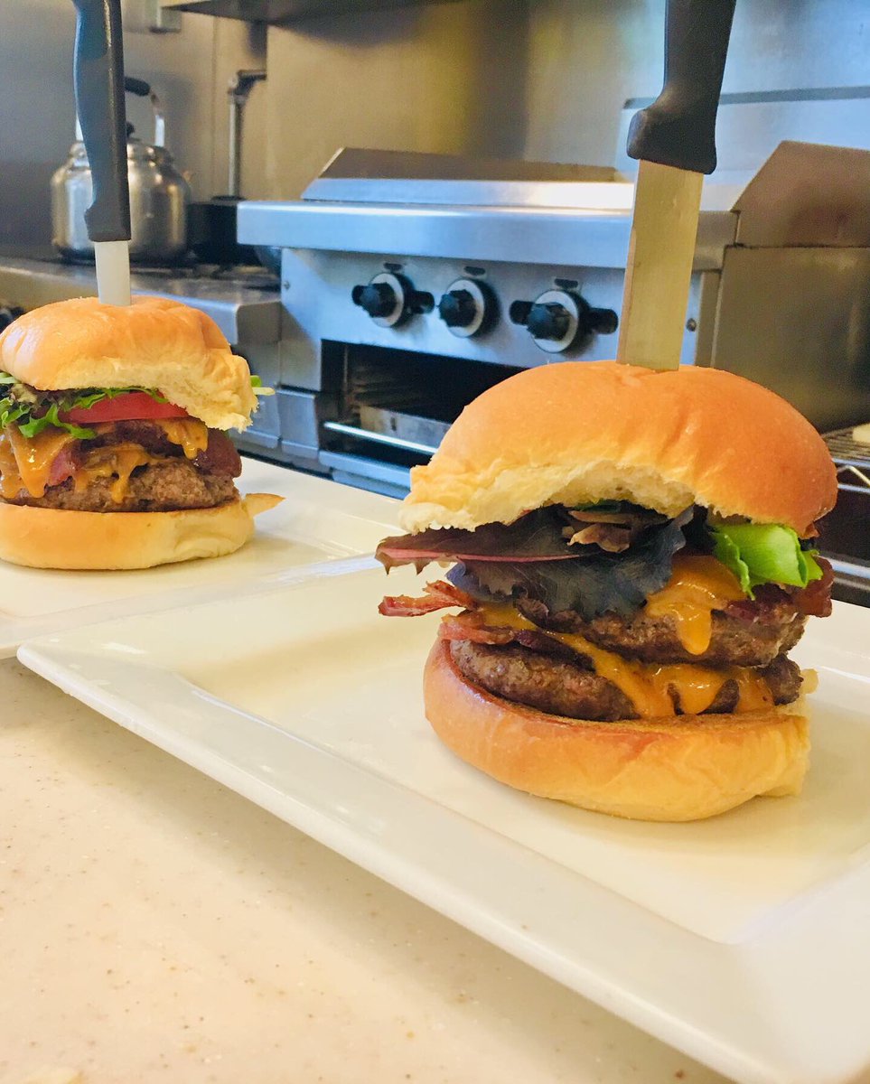 OnHarbour's tweet photo. With rain in the forecast for this weekend in Port Stanley, soak up the beautiful weather with us at the Telegraph House for our breakfast 🍳 and join us Friday for our lunch launch ! 🍔 🍕  🥪 *currently only accepting cash* #PortStanley #Lunchtime https://t.co/iVVTaSEWtl