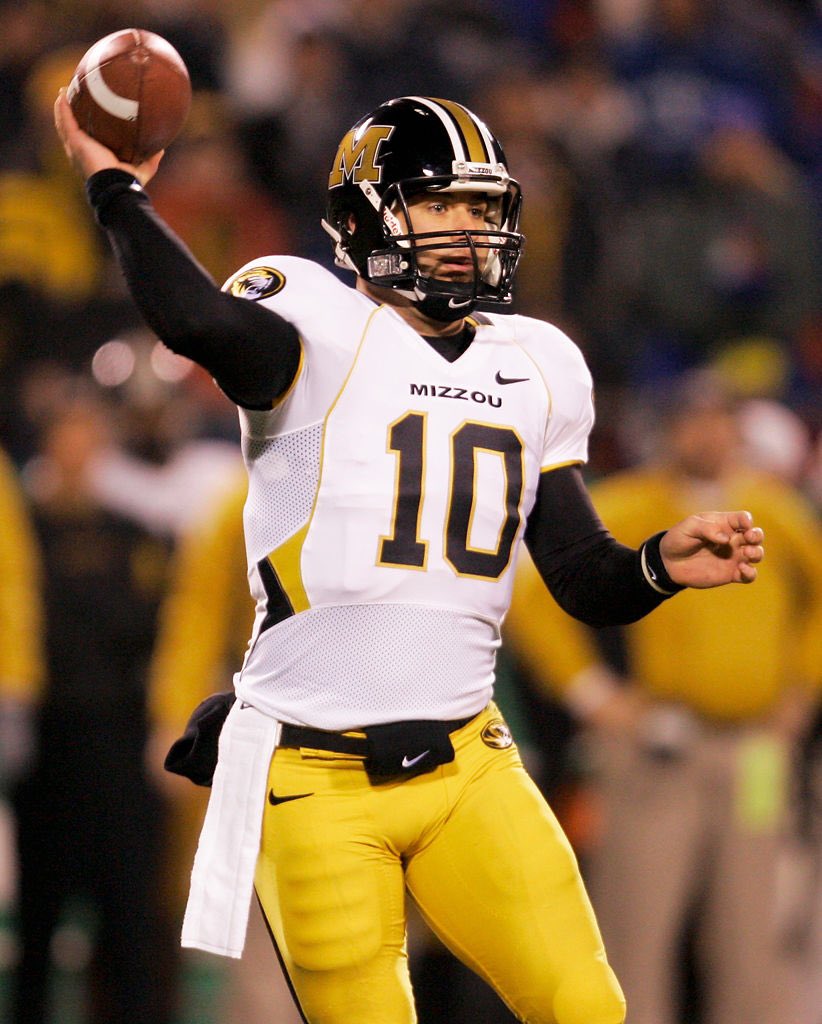 BarstoolMizzou's tweet photo. Mizzou is down by 6 with 2 minutes left. Who do you want leading the game-winning drive?

RT for Chase Daniel
Like for Drew Lock https://t.co/TyEEpR64JX