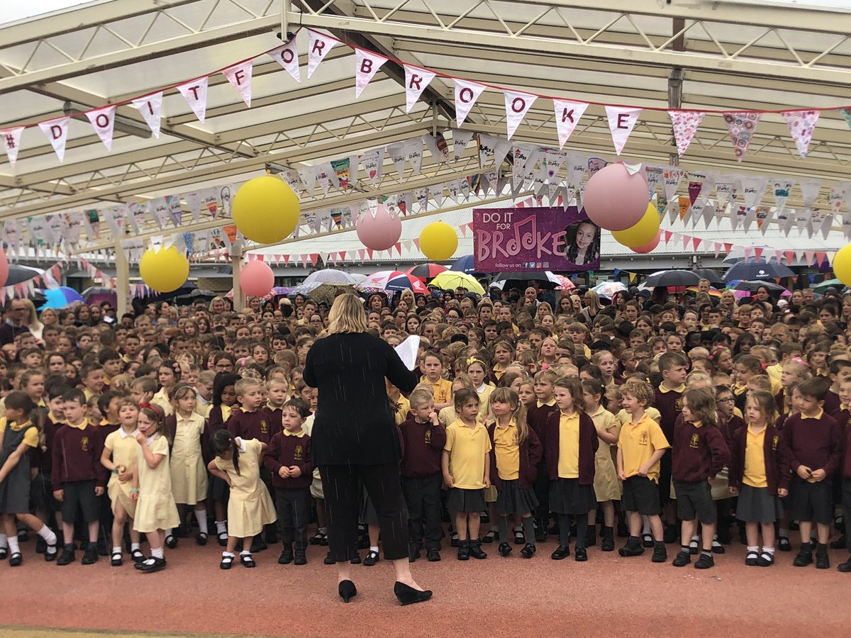 voice_brooke's tweet photo. Thank you @BerrywoodP such a touching sight💕 https://t.co/10PJCrHyen