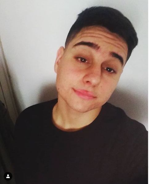 DvrAdrian's tweet photo. @ElBeiro mira que gordo estoy come queso <3 https://t.co/oKBu3ZiqrU