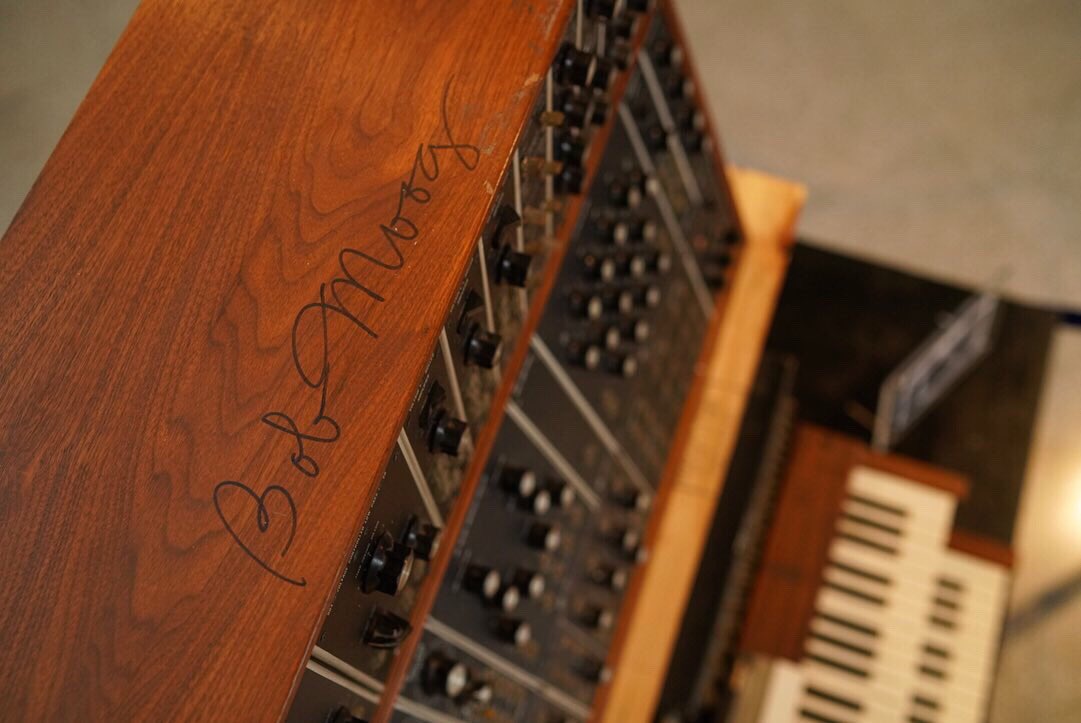 moogmusicinc's tweet image. Photo-Synthesizer: Mort Garson’s original Moog Synthesizer used to record Plantasia (1976) 🌱.

Learn more at: moogmusic.com/news/celebrati…

#MortGarson #Plantasia #MoogModular #MoogSynthesizer