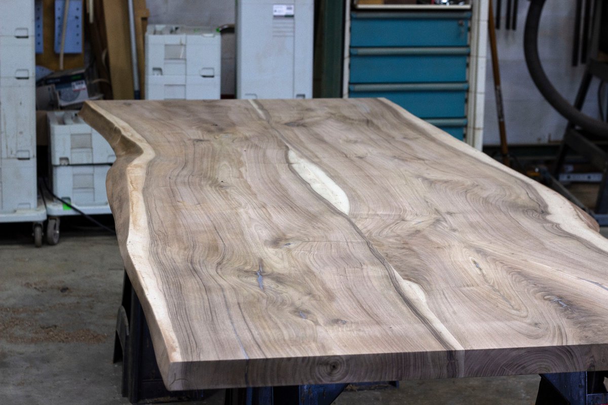MDFallenLumber's tweet photo. For this table, we used a couple of beautiful English Walnut slabs that we salvaged from logs that were tossed into a land fill.
#liveedge #oeurbancut #urbanlogging #salvage #reclaimedwood #homerenovation #oecustom #woodworking #woodart #woodproject #woodshop #interiordesign https://t.co/dGGo8ARpWg