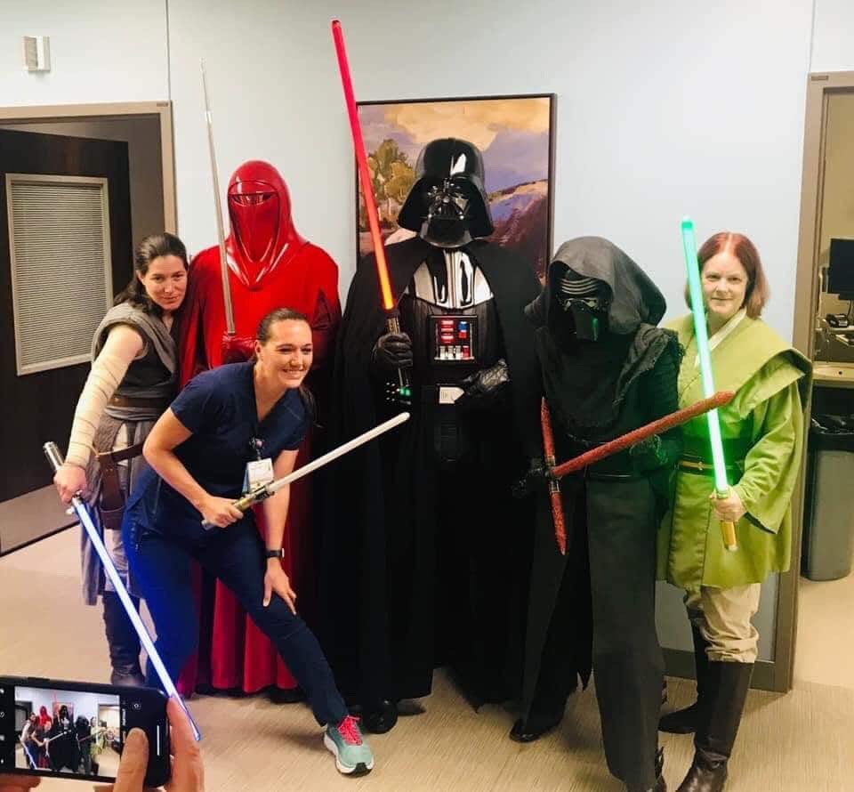 501stSPD's tweet photo. TR-31617 on troop at Dallas Medical Center to celebrate & acknowledge their health care professionals during employee engagement festivities, June 10th, 2019.
📸: North Texas Squad
#SovereignProtectors
#NorthTexasSquad
#StarGarrison
#501stLegion
#KesselBase
#BadGuysDoingGood https://t.co/piGc2LmMwj