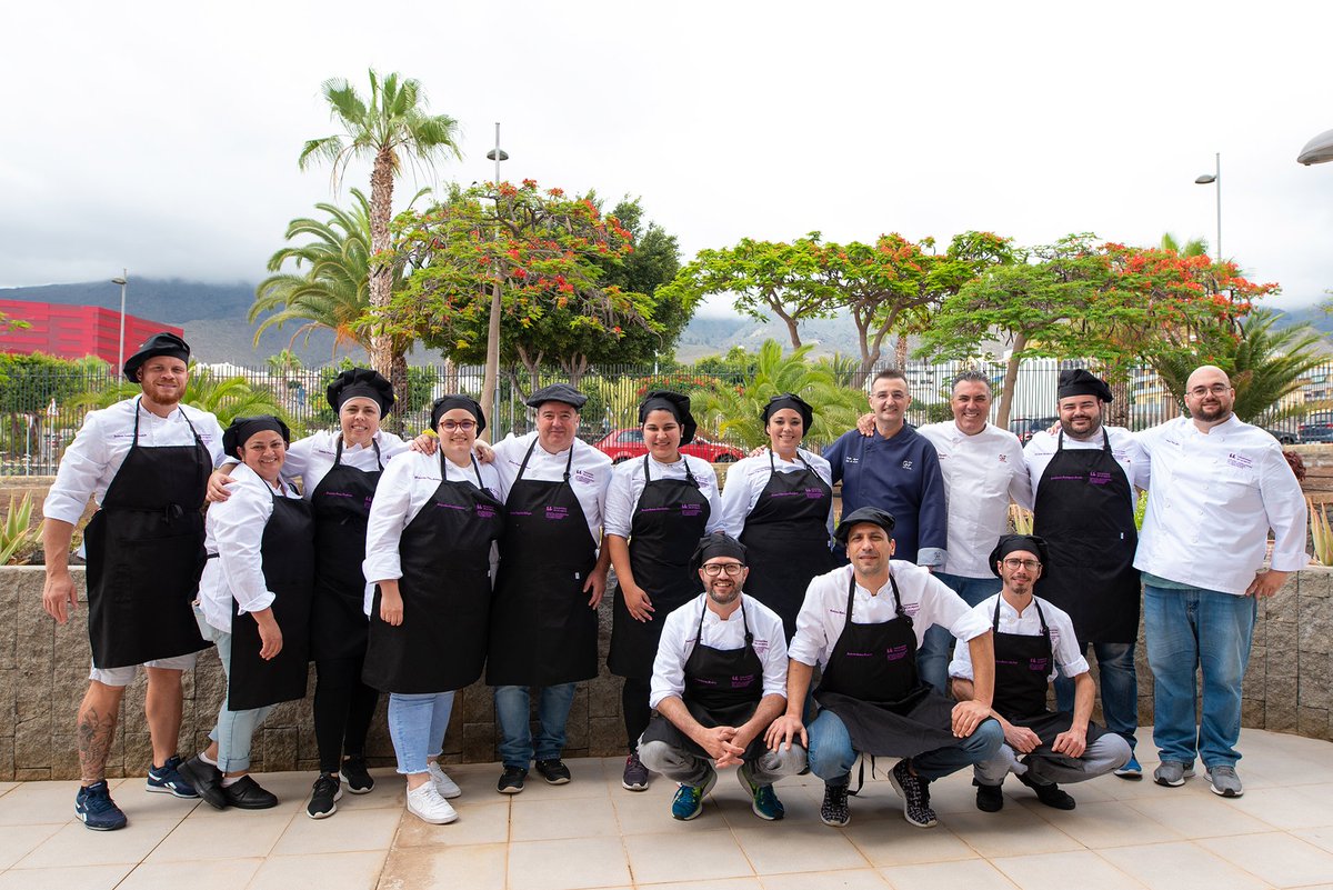 gfhoteles's tweet photo. Lázaro Rodríguez y Pablo Aznar, jefes de cocina de #GFGranCostaAdeje y #GFVictoria, respectivamente, finalizan su etapa como docentes en el Diploma Universitario en Gastronomía y Alimentación de la 
@ULL, donde impartieron la asignatura de Técnicas Culinarias. https://t.co/ESXsBWREpU