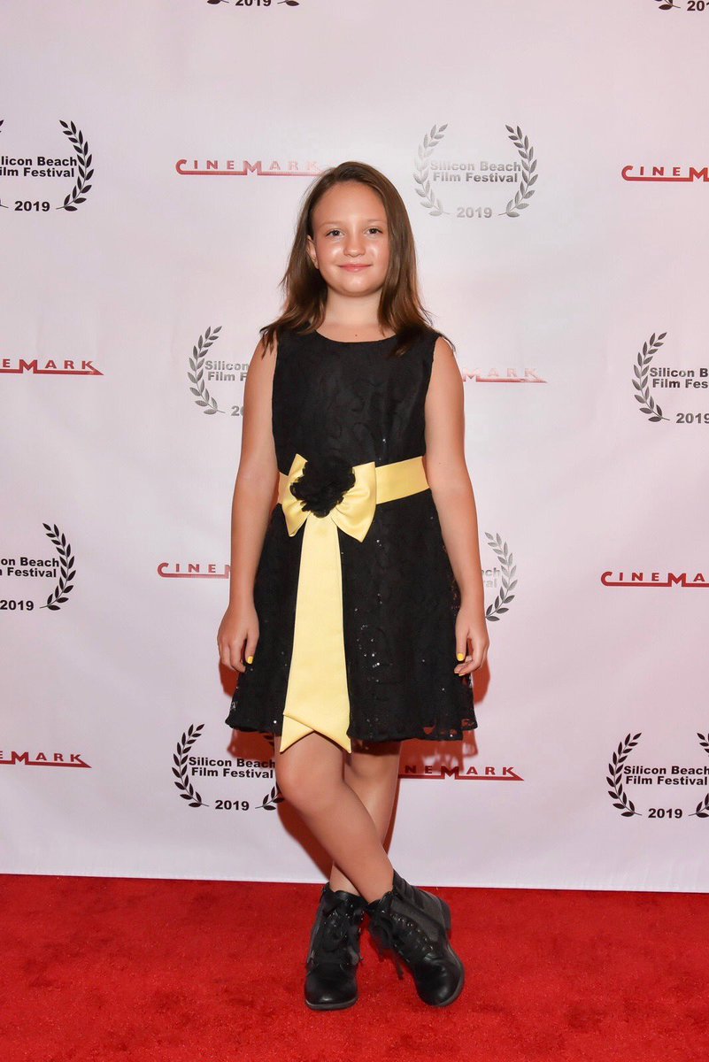 cckingofficial's tweet photo. On the red carpet celebrating Let the Dead Bury the Dead #ccking #actress #ltdbtd @SILICONBEACHff #siliconbeachfilmfestival #siliconbeachff #redcarpetevents #hinesandhuntent ๐ค #yaa2020 @YoungArtistAwds https://t.co/2SXoVptbiM
