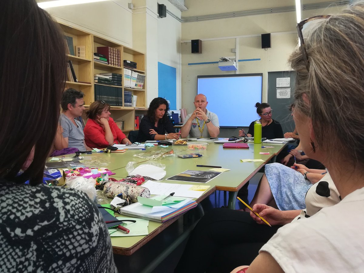 MasCasanovasEsc's tweet photo. Seguint amb el #projectemagnet i #fundaciobofill, la nostra aliança amb Sant Pau continua creixent!
Avui l'equip docent s'ha reunit amb l'equip de comunicació de @HospitalSantPau per crear sinèrgies pel proper curs!
Ja us anirem informant! https://t.co/E1N1v3wlMi