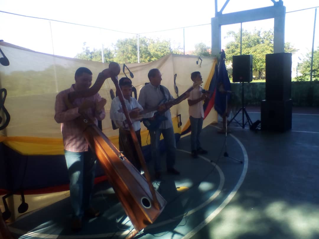 Nucleo_Guarico's tweet photo. #NúcleoGuárico celebró el XII Festival Voz UNEFA en la #ExtElSocorro, resultando ganadores Neilymar Ortega y Francisco Ocho ambos de El Socorro y la canción inédita un logro de #ExtZaraza. Felicidades al equipo de ASyPC y a la comunidad unefista de Guárico. https://t.co/msSohSMtTl