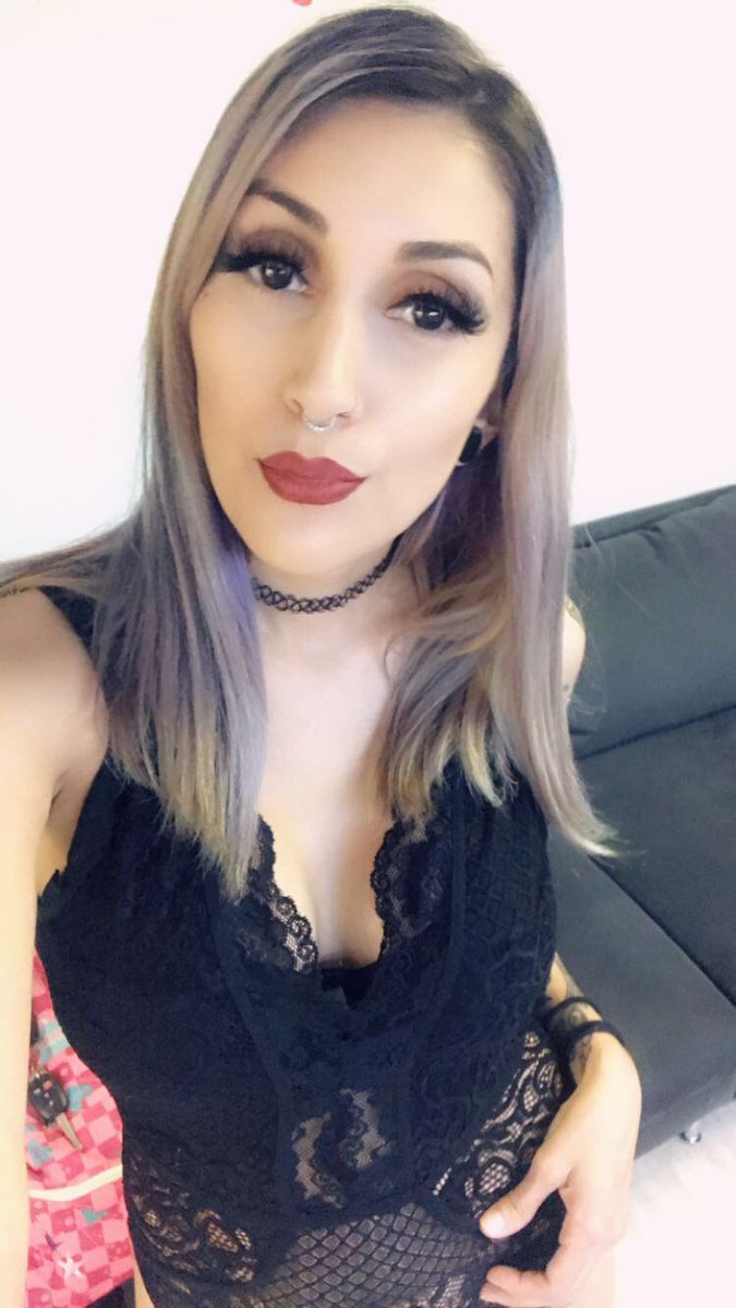 AlissNova's tweet photo. Having A Blast @Studio20LA
#girlsfromstudio20
#modelingstudio
#sexywoman https://t.co/KFHm122FDG