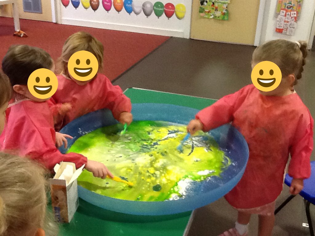 THPlaydays's tweet photo. Enjoying counting # eyfs # look at those lovley sandwiche's # colour mixing # eyfs # ea&amp;d https://t.co/DvtbwSkZzn