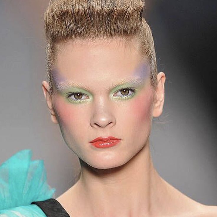 hilmafklint's tweet photo. @beautybay fashion makeup which I’ve took my inspiration from in previous pictures https://t.co/zH33IYVAoh