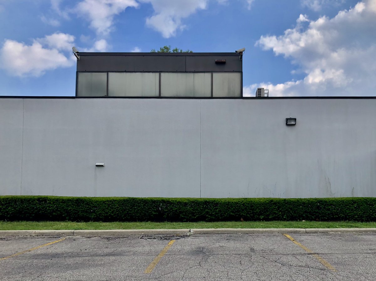 David Osler, Planned Parenthood of Washtenaw County (date unknown) /// Last office building is a really interesting one, David Osler’s modernist design for  @PPFA of Washtenaw County. Couldn’t find a date but I’m guessing this was built in the 1970s or early 80s.