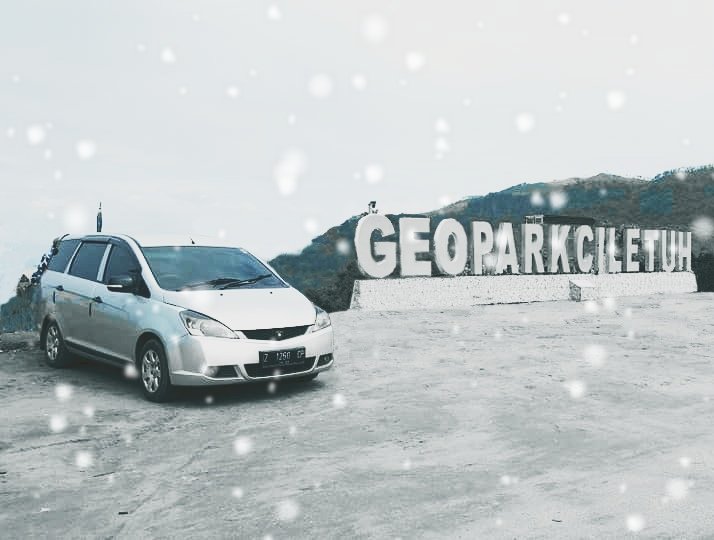 petandang's tweet photo. Ketika (efek) salju turun di Sukabumi ☃️😌 #snow #sukabumi #jabar #jawabarat #wisatasukabumi #sukabumitoday #huawei #huaweinova3i https://t.co/z6ZUrItewZ