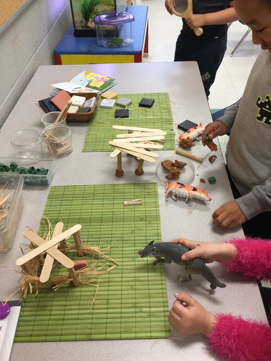 QVRm115's tweet photo. Working on a retell of The Three Little Pigs with some design challenges thrown in. 🐷🐷🐷🐺 https://t.co/oCuJX7YKxk