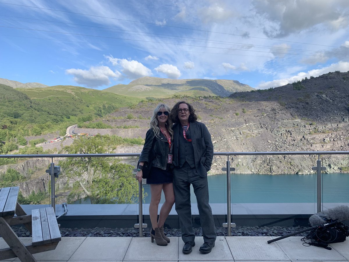 julespeters's tweet photo. @mileshuntTWS Thanks for supporting @LHSUK @ZipWorldUK #SnowdoniaRocks #Ziproc 💙🏴🙏🏻🎸 https://t.co/1YwHHvnvGE