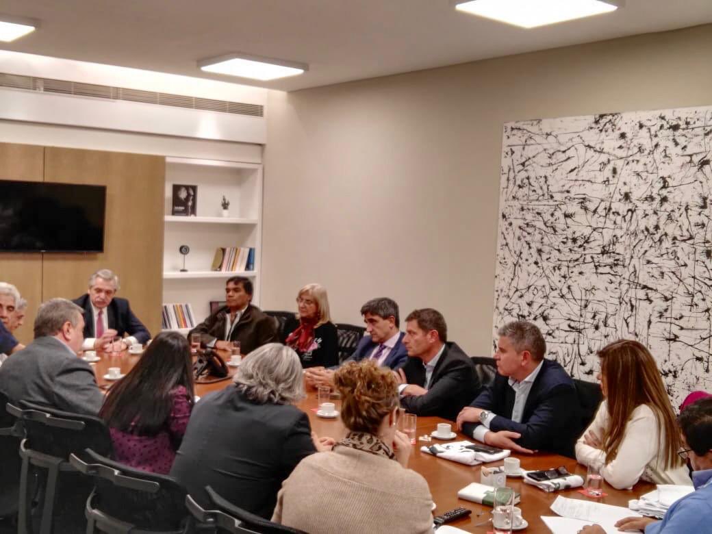 Diputados nacionales de distintas provincias nos reunimos con <a href="/alferdez/">Alberto Fernández</a> y expresamos nuestra adhesión a la fórmula presidencial de @FrenteDeTodos