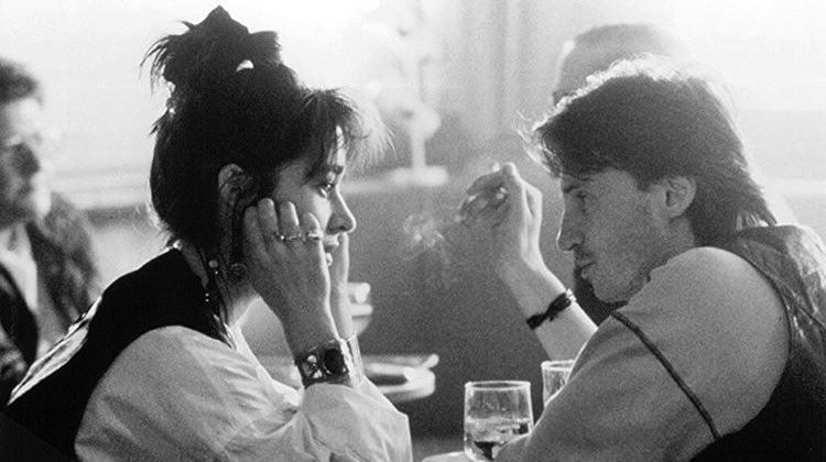 “-Sen hiç depresyona girdin mi?

+Depresyon burjuvalar içindir. Biz sadece sabah uyanır ve yollara düşeriz hepsi bu. “

🎬Riff-Raff