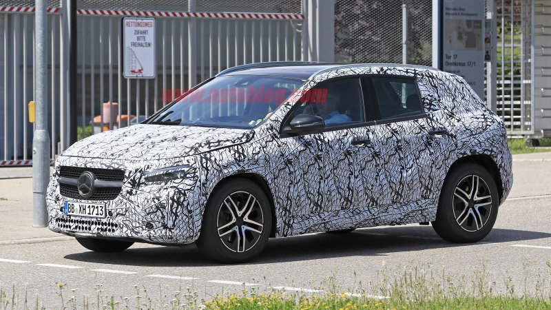 2021 Mercedes GLA spied looking fresh, but familiar dlvr.it/R6rwFt