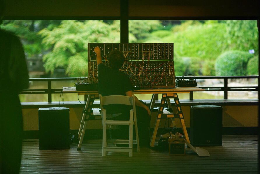 moogmusicinc's tweet image. Rhapsody in Green: @ghostly's Max Ravitz, aka Patricia, performs a long form, 4-hour, durational performance amongst the flora at the @BrooklynBotanic 

Learn more at: moogmusic.com/news/celebrati…

#MoogSystem55 #MoogModular