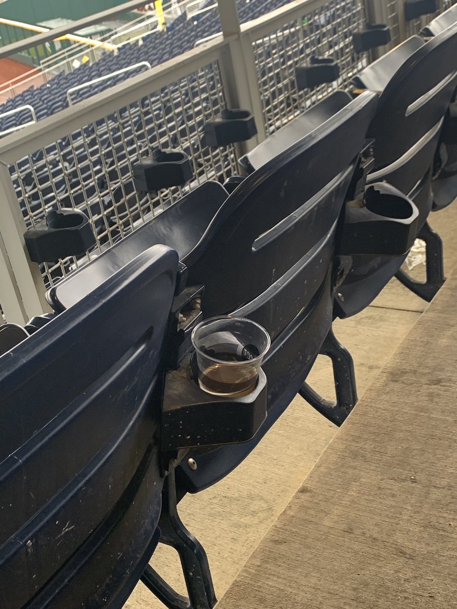 ChristinaChamb's tweet photo. One thing I would never leave behind during a rain delay at the #CWS ......but apparently someone else thought otherwise #RIPbeer https://t.co/sIjljArNzp
