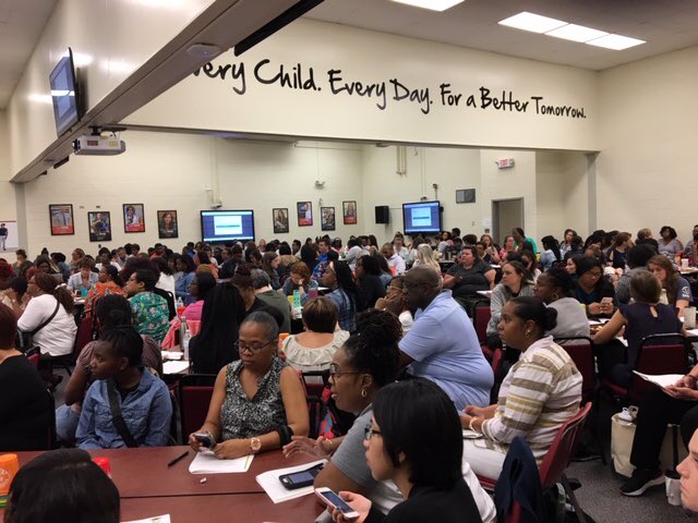 CMSK5Academics's tweet photo. Over 200 dedicated @CharMeckSchools elementary educators kicked off Summer School training today! Letโs do this!! @UIPCGEducation #CMSLIT @NCDPIELATEAM https://t.co/aGfLJ6IZSk