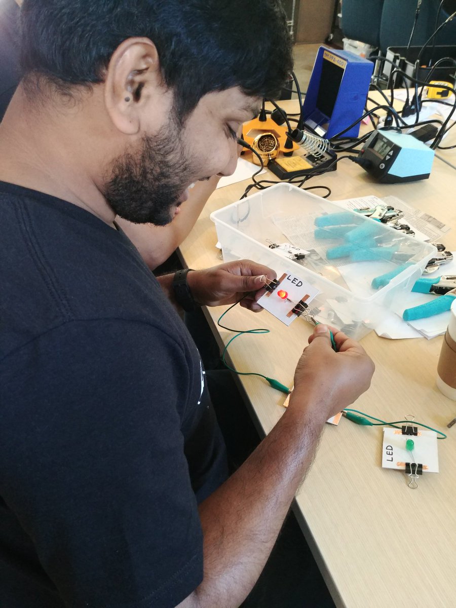 doramedrano777's tweet photo. So grateful & impressed w/the amazing & talented group of volunteers from @Google who spent the day w/us @MakerEdOrg! They helped beautify our garden, organize ALL our materials, assemble needed equipment & even spent time fabricating #circuitblocks! Thank you, we appreciate you! https://t.co/7awGABfKpQ