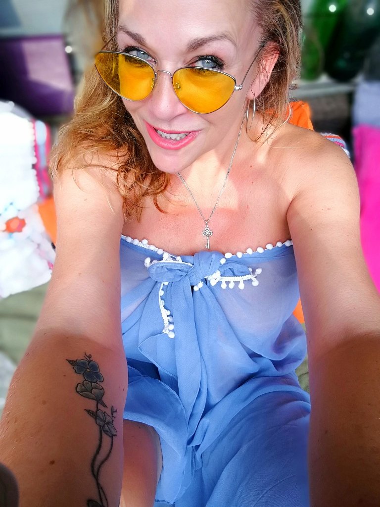 LisaBrunet's tweet photo. Bedankt voor alle lieve berichtjes gelukkig gaat het weer stukken beter met de allergie!
Truste 💋💋💋
https://t.co/7ArNPBP3QI
#sexy #classy #horny #porn #dutch #fucking #lisabrunet https://t.co/AEl3fRiKLv