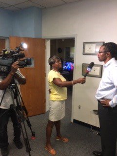 FBolden2019's tweet photo. Ms. Olga George is interviewing Dr. Erv Dyer, the former head of the Pittsburgh Black Media Federation. #pbmf #pbmfproud #journalism #blackjournalism #blackjournalistsmatter #frankboldenurbanmultimediaworkshop https://t.co/mxGmyYcXJA