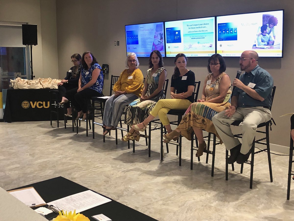 ⁦<a href="/VCUHealth/">VCU Health</a>⁩ maternal-fetal medicine obstetrician Dr. Ron Ramus chats pregnancy &amp; birth with prospective moms &amp; partners @ Stony Point tonight!