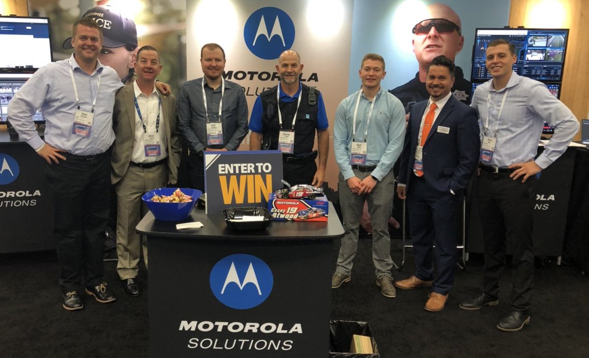 MotoSolutions's tweet photo. The #MotorolaSolutions team joined over 3,000 #LawEnforcement professionals at the @NationalSheriffโs Association Annual Conference. Experience how our technology can help your agency build more efficient workflows with integrated solutions: https://t.co/yvJe5mY6Y0 #Sheriffs2019 https://t.co/uG4olvNka4