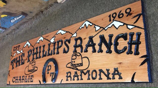 Tropical_Signs's tweet photo. #FathersDayWeekend at el dorado county fair in Placerville, ca some beautiful #redwood signs #Placerville #eldoradocounty #california #carvedsigns #woodsigns https://t.co/C2VYBOawX5